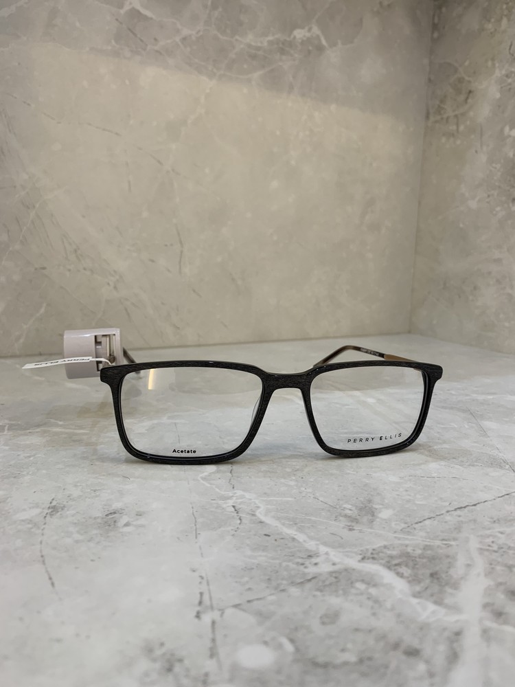 Perry Ellis, Rectangular negro amaderado