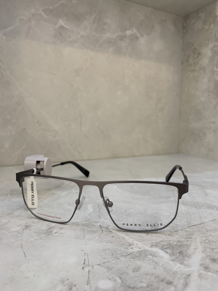 Perry Ellis, Montura en acero y acetato