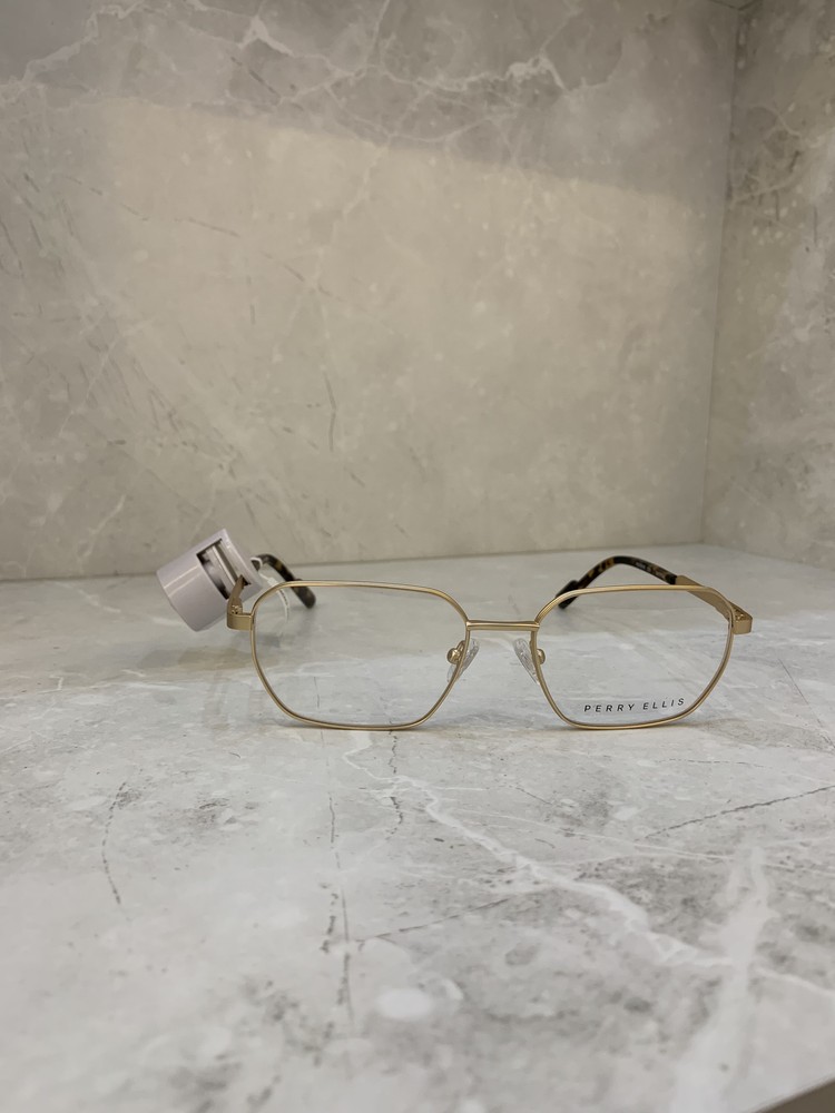 Perry Ellis, Geométrica en dorado