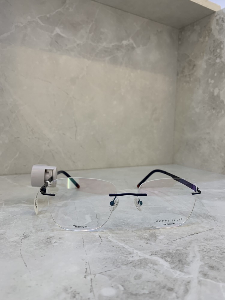 Perry Ellis, Montura 3 piezas en titanium