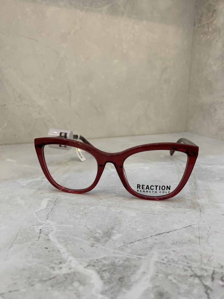 Kenneth Cole Reaction, Cat-eye rojo vino