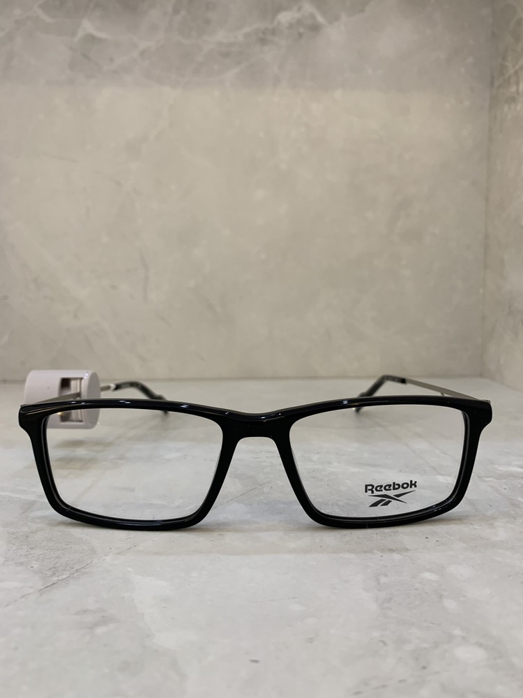 Reebok, Rectangular negra